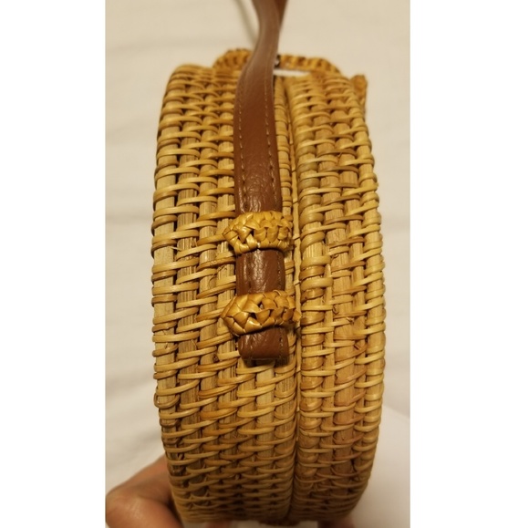 Port Costa Tan Round Woven Purse - Picture 6 of 8